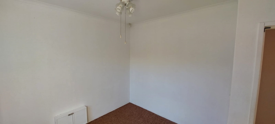 4 Bedroom Property for Sale in Wavecrest Eastern Cape